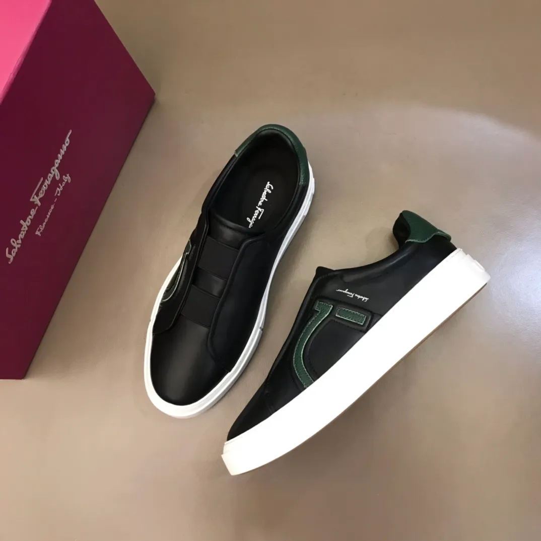 p400【Salvatore Ferraga**】New men's low-top casual shoes! Top-quality cow products, original lasts, made of imported cowhide, first-class texture, first-layer sheepskin lining! Original outsole! The details are exquisite and the style is versatile and upscale! Decorated with a three-dimensional Gancini logo, the back of the tongue and lace-up piping add a pop of color. The high-tech sole features a holographic pattern and Gancini details, making it ideal for a practical yet stylish everyday look. Code number 38-44 (45 can be customized)